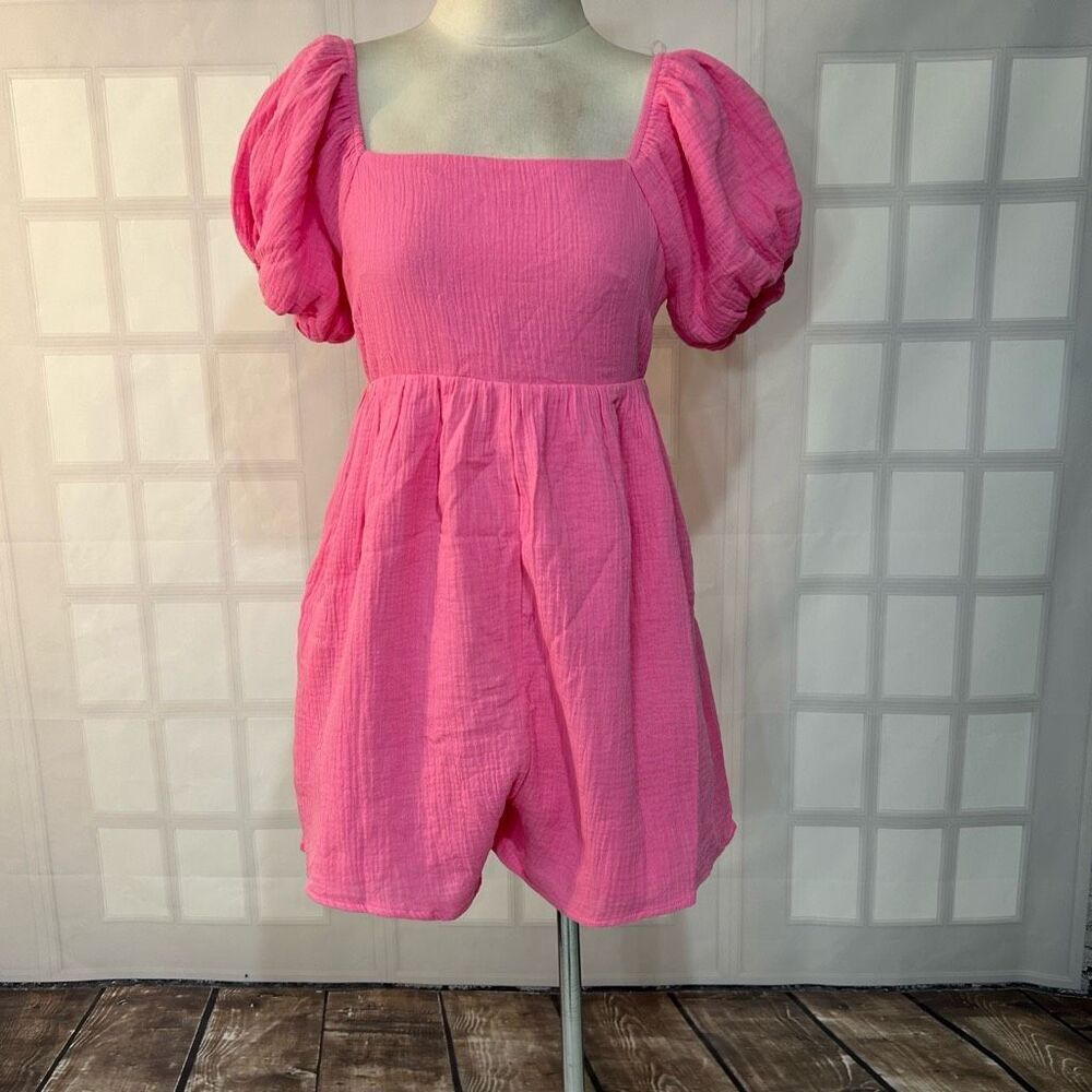 🔥5/$25 sale🔥 &merci Pink puff sleeve smocked loose fit Romper Size Medium